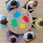 Business-Team mit Sprechblasen