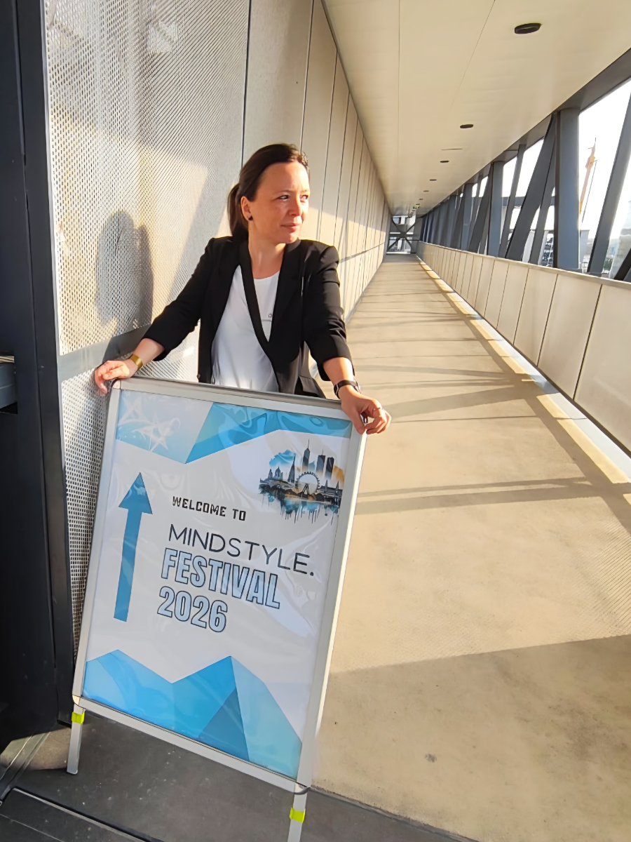 Anja von Octopus Communications auf dem Weg zum Mindstyle Festival 2026
